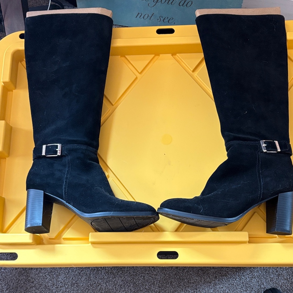 Giani Bernini Black and Tan Heeled Boots